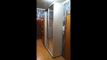 Шкаф купе с крючками в узкую прихожую