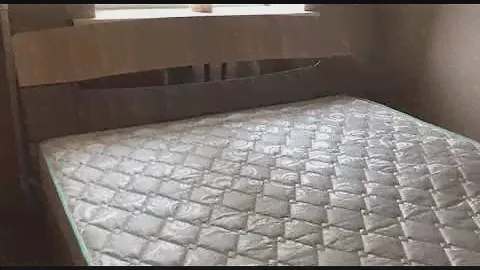 Двуспальная кровать с матрасом
