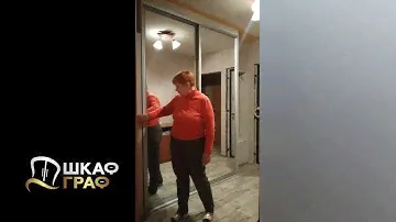 Шкаф-купе с зеркалом и открытой прихожей